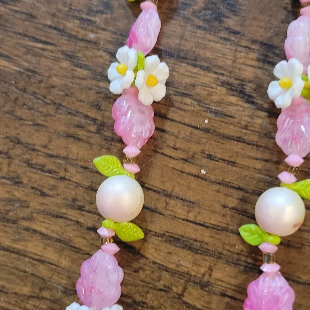 Vintage 1960 1970s Tutti‎ Fruitti Necklace White Daisy Pink Leaves